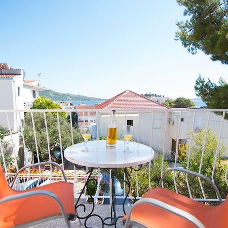 Apartmani Piculo Primošten Buitenkant foto