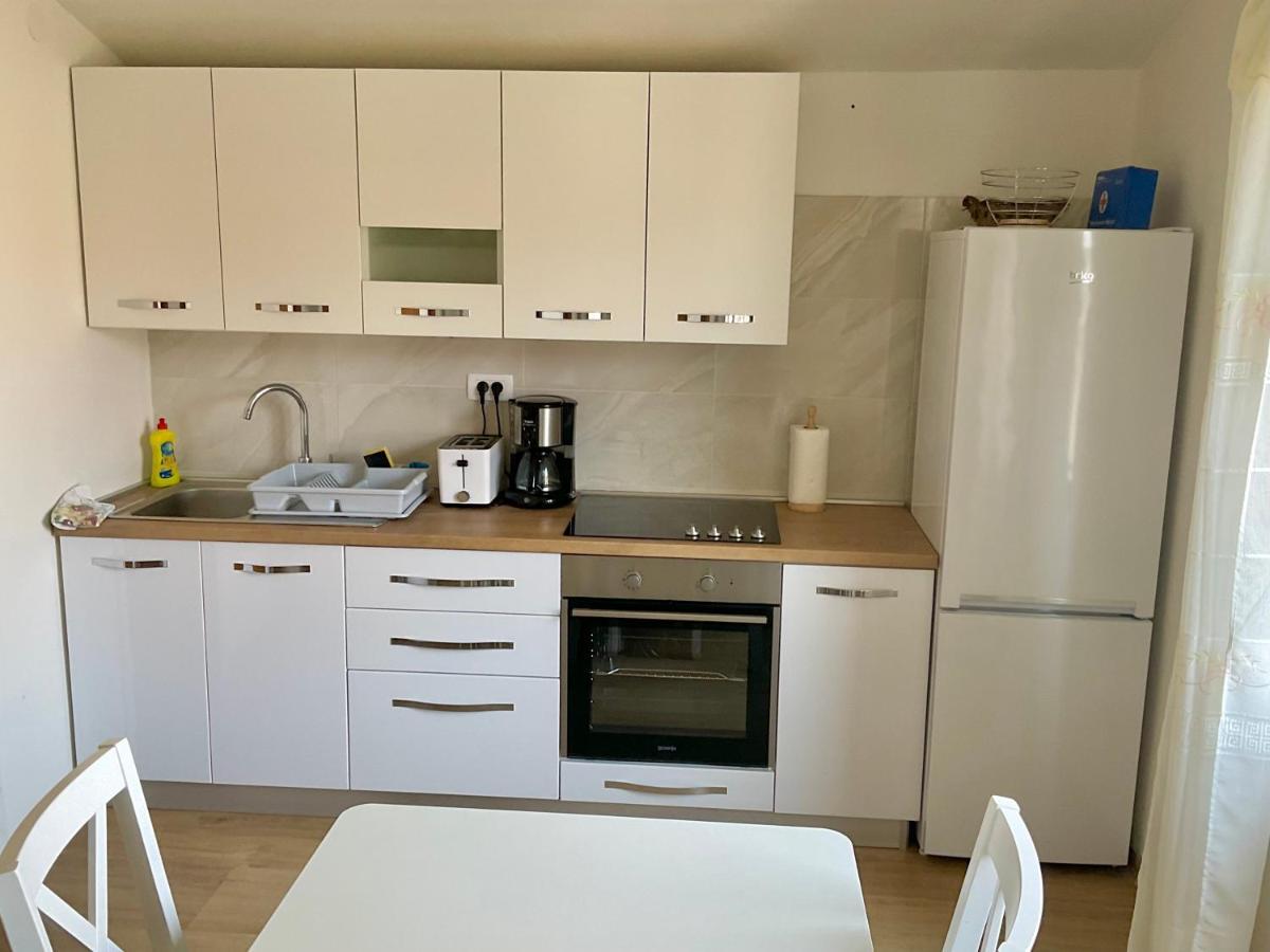 Apartmani Piculo Primošten Buitenkant foto